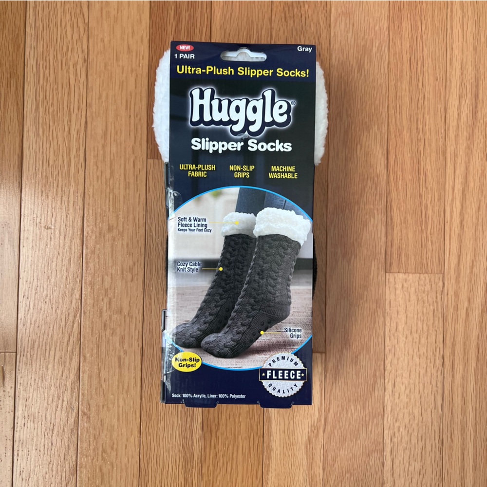 NWT Huggle Slipper Socks - Picture 3 of 4